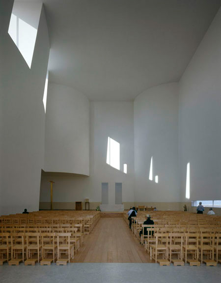 duccio-malagamba-photographs-alvaro-siza-santa-maria-church-3.jpg