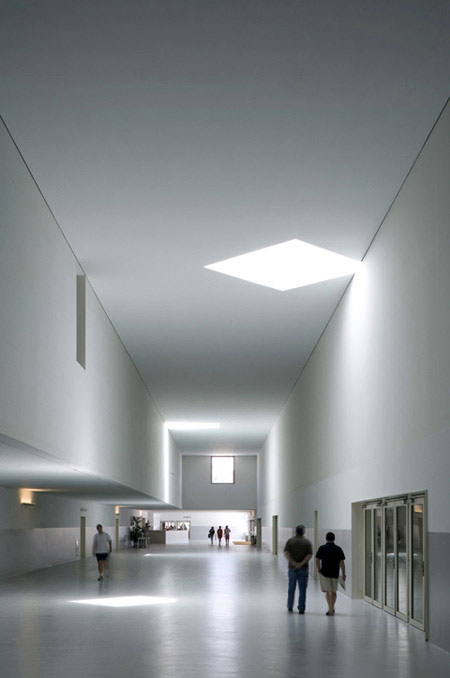 duccio-malagamba-photographs-alvaro-siza-sport-facilities-ribera-serrallo-2.jpg