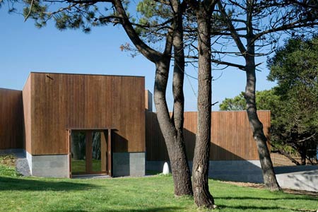 duccio-malagamba-photographs-alvaro-siza-summer-house-in-sintra-3.jpg