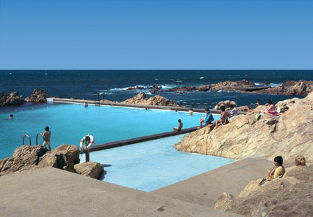 duccio-malagamba-photographs-alvaro-siza-swimming-pool-leca-da-palmeira.jpg