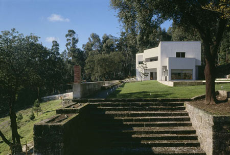 duccio-malagamba-photographs-alvaro-siza-vieira-de-castro-house-2.jpg