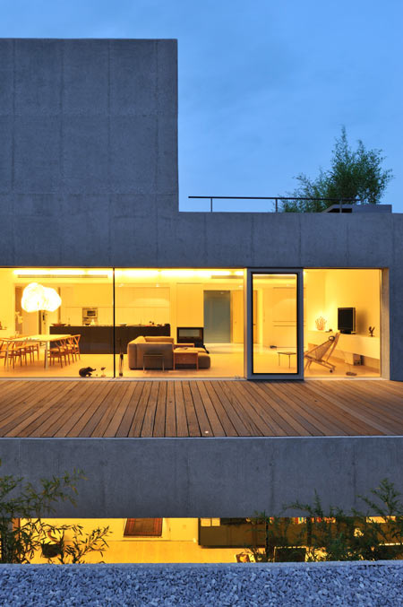 housed_08-housed_11.jpg
