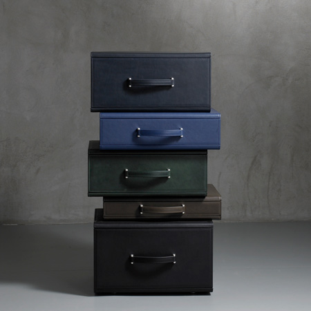 leather-collection-by-maarten-de-ceulaer-nilufar-mag09-3072.jpg