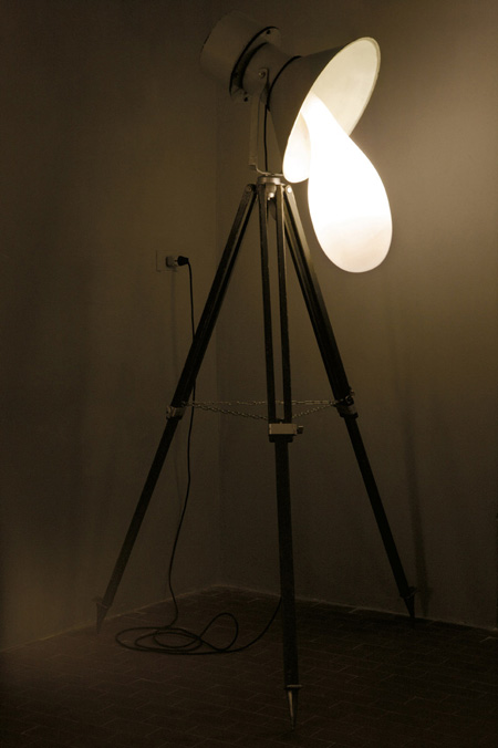 light-blubs-by-pieke-bergmans-130o5983_3.jpg