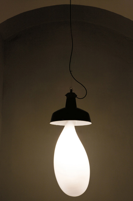 light-blubs-by-pieke-bergmans-130o5994_2.jpg