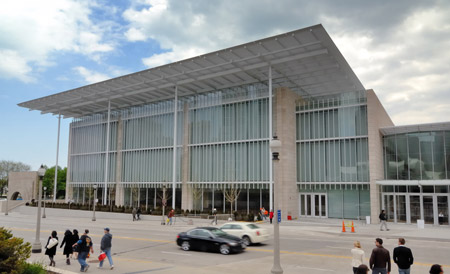 modern-wing-at-the-art-institute-of-chicago-by-renzo-piano-modern_wing_monroe.jpg