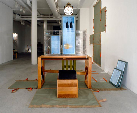 repacked-by-studio-makkink-bey-design_makkink_bey_expo09_clockcabinet_corti_72dpi_25cm.jpg