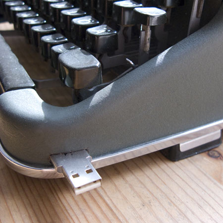 memory-stucks-by-beta-tank__typewriter2.jpg