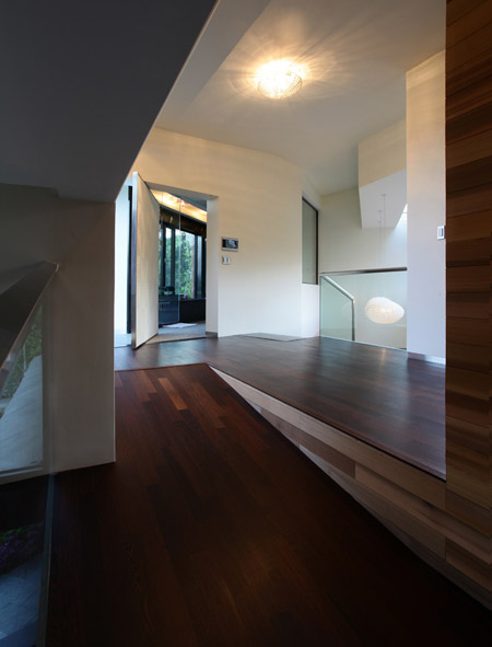 z-house-by-hohyun-park-hyunjoo-kim_ramp-to-masterzone.jpg