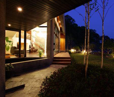 z-house-by-hohyun-park-hyunjoo-kim_view-of-living-area-from-ga.jpg