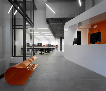 dinahosting-offices-by-o-antidoto-02.jpg