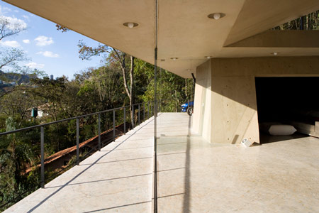 pl-house-by-fernando-maculanpedro-morais-08.jpg