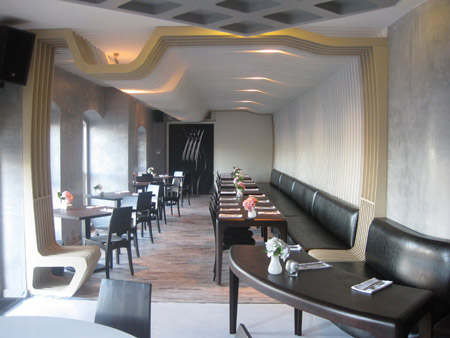 izz-cafe-restaurant-by-ugur-kose-and-batu-palmer-03.jpg