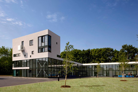 spring-gardens-by-peter-barber-architects-04.jpg