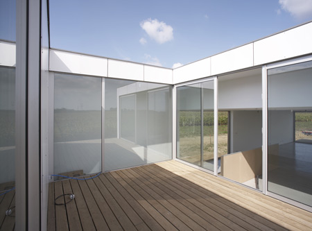 airstream-house-by-tank-architectes-6.jpg