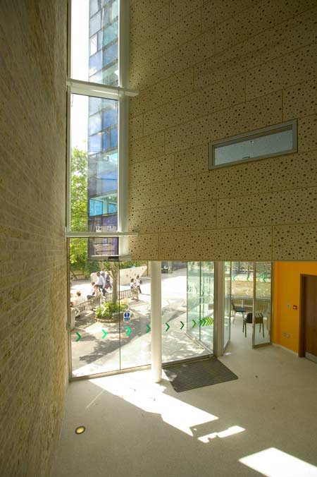clapham-manor-primary-school-by-drmm-5.jpg