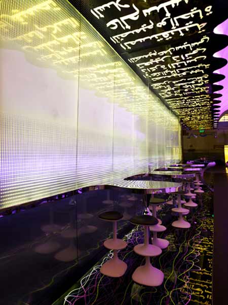 switch-restaurant-by-karim-rashid-21.jpg