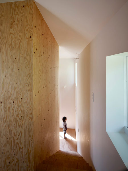 Belly House by Tomohiro Hata Architect and Associates Belly House by Tomohiro Hata Architect and Associates