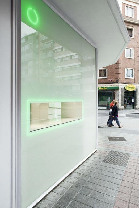 A Pharmacy in La Puebla 15 by BUJ+COLÓN Arquitectos A Pharmacy in La Puebla 15 by BUJ+COLÓN Arquitectos