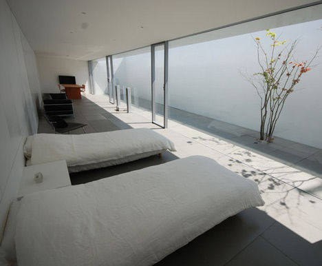 Minimalist House by Shinichi Ogawa & Associates Minimalist House by Shinichi Ogawa & Associates