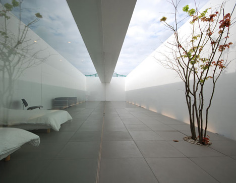 Minimalist House by Shinichi Ogawa & Associates Minimalist House by Shinichi Ogawa & Associates