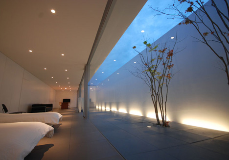 Minimalist House by Shinichi Ogawa & Associates Minimalist House by Shinichi Ogawa & Associates