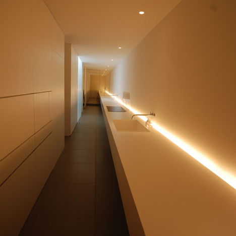 Minimalist House by Shinichi Ogawa & Associates Minimalist House by Shinichi Ogawa & Associates