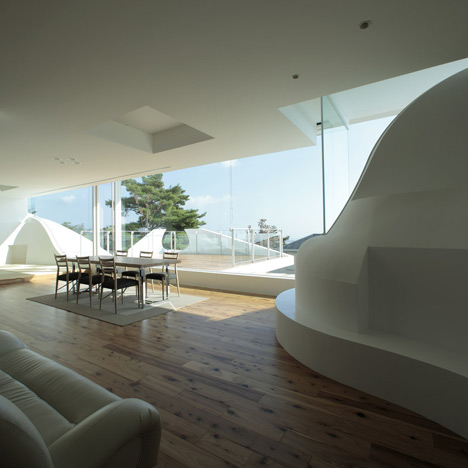 Mountains and dzn_Opening House by Eastern Desighn Office Mountains and dzn_Opening House by Eastern Desighn Office