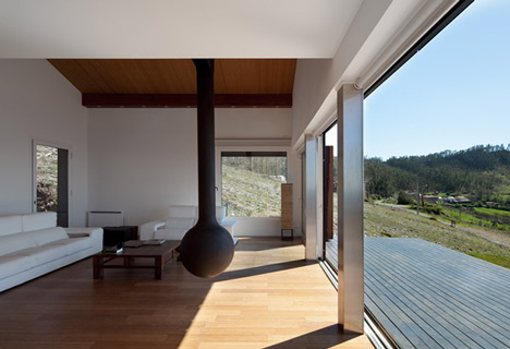 Prefab House in Cedeira by MYCC