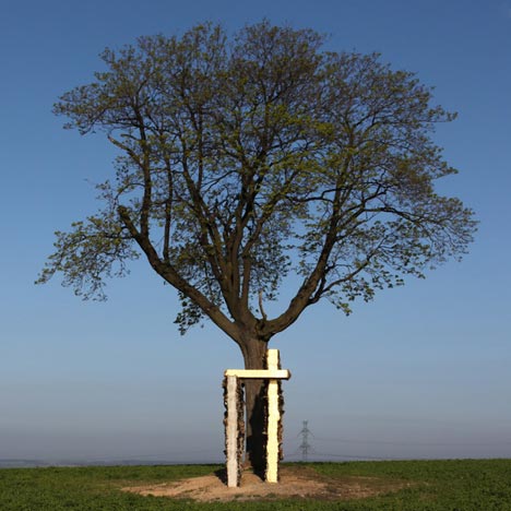 The Cross-Gate by Ivo Pavlik