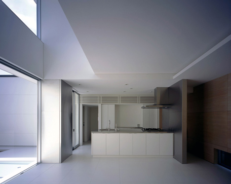 House with Tiny Pool by Shunichiro Ninomiy House with Tiny Pool by Shunichiro Ninomiy