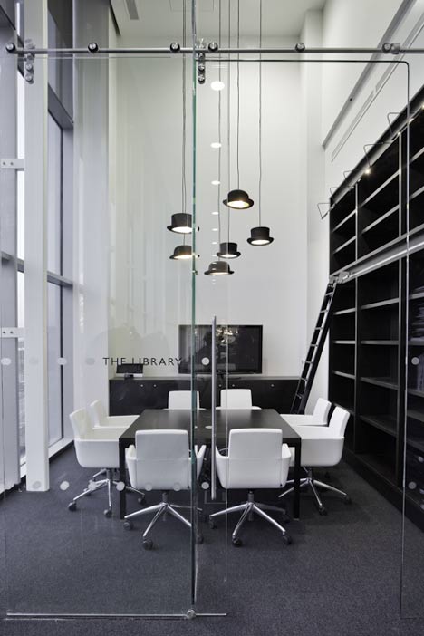 Net a Porter store by Studiofibre