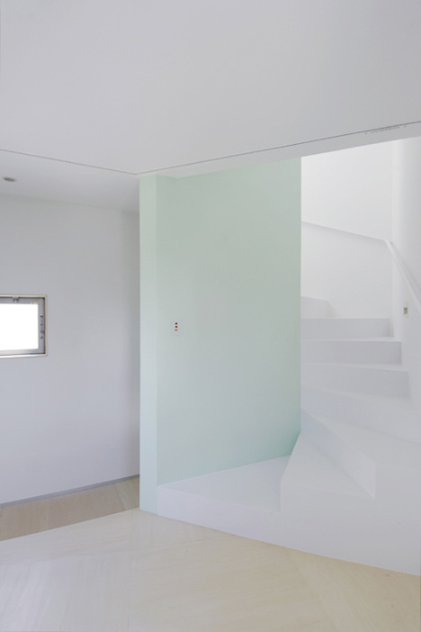 Tobacco by Avehideshi Architects and Associates Tobacco by Avehideshi Architects and Associates