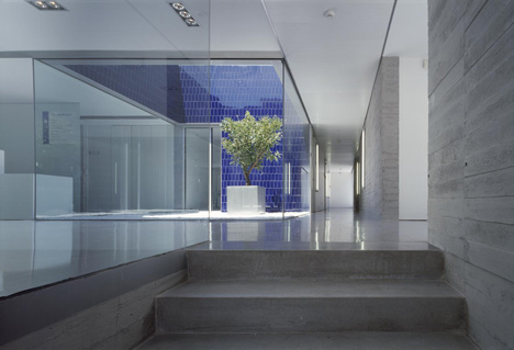 Health Care Centers in Madrid by Estudio Entresitio