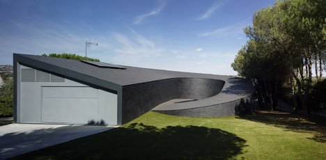360 House by Subarquitectura