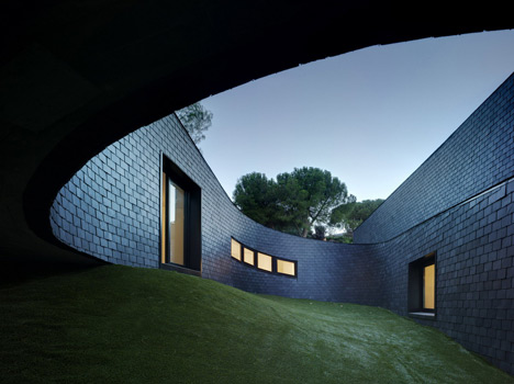 360 House by Subarquitectura