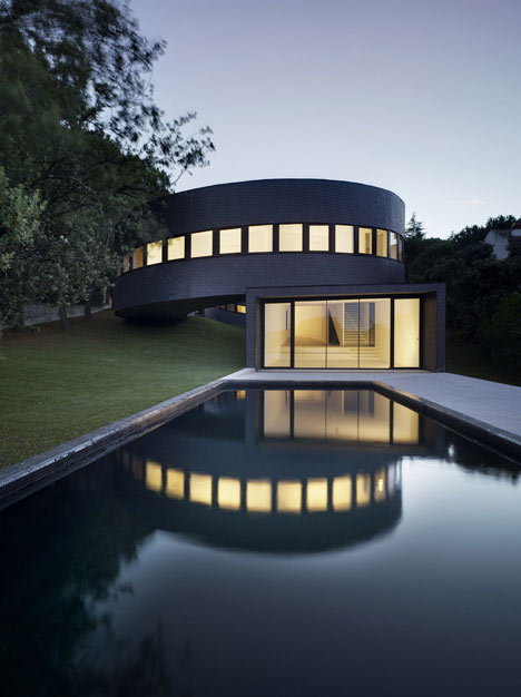 360 House by Subarquitectura