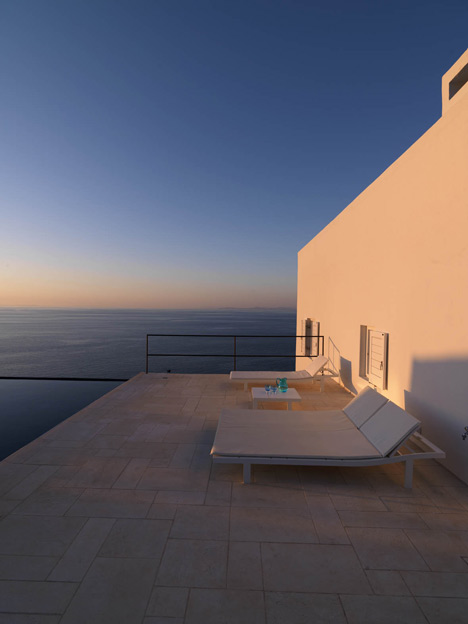 AntiarosDesignProperties by Oliaros