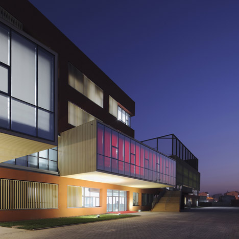 County Elementary School by Vector Architects County Elementary School by Vector Architects