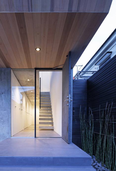 Flow by APOLLO Architects & Associates Flow by APOLLO Architects & Associates