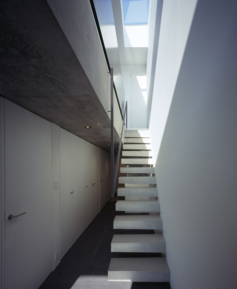 Flow by APOLLO Architects & Associates Flow by APOLLO Architects & Associates