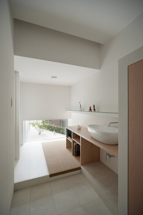 House of Reticence by FORMKouichi Kimura Architects House of Reticence by FORMKouichi Kimura Architects