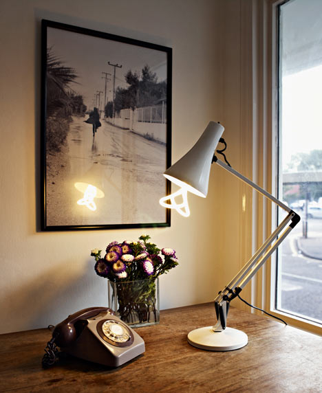 Plumen 001 by Hulger