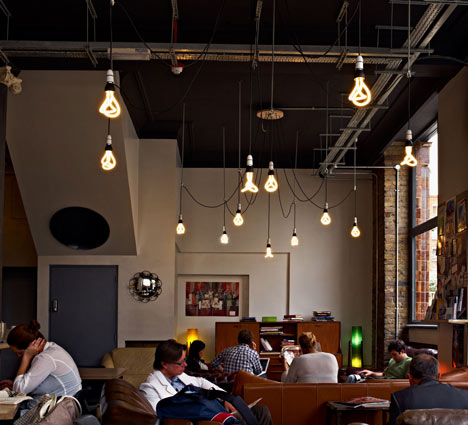 Plumen 001 by Hulger
