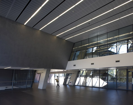 dezeen_Evelyn Grace Academy by Zaha Hadid Architects_4