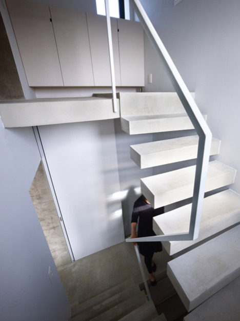 House in Fukuyama by Suppose Design Office House in Fukuyama by Suppose Design Office
