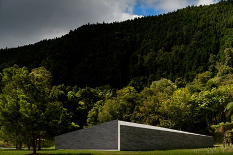 Monitoring and Investigation Center of Furnas by Aires Mateus Monitoring and Investigation Center of Furnas by Aires Mateus