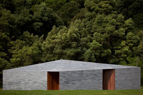 Monitoring and Investigation Center of Furnas by Aires Mateus Monitoring and Investigation Center of Furnas by Aires Mateus