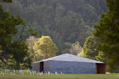 Monitoring and Investigation Center of Furnas by Aires Mateus Monitoring and Investigation Center of Furnas by Aires Mateus