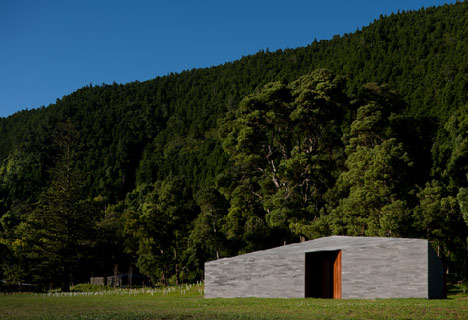 Monitoring and Investigation Center of Furnas by Aires Mateus Monitoring and Investigation Center of Furnas by Aires Mateus